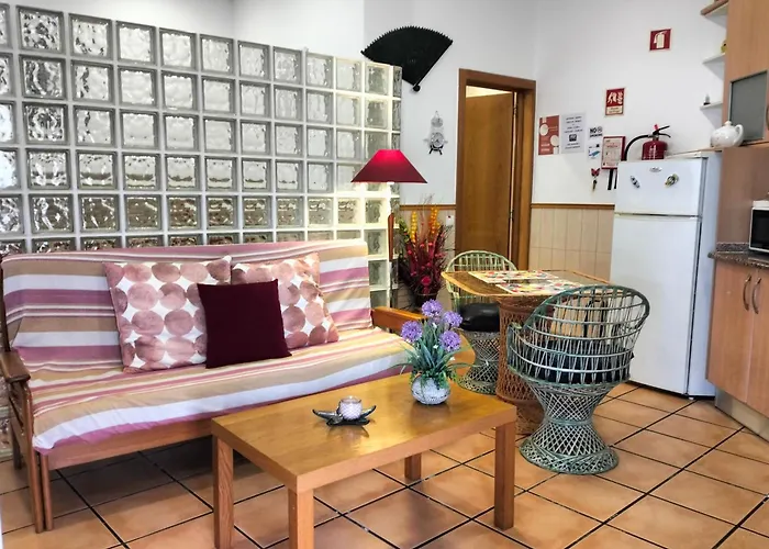 Nice Studio, Large Terrace & Beautiful Pool