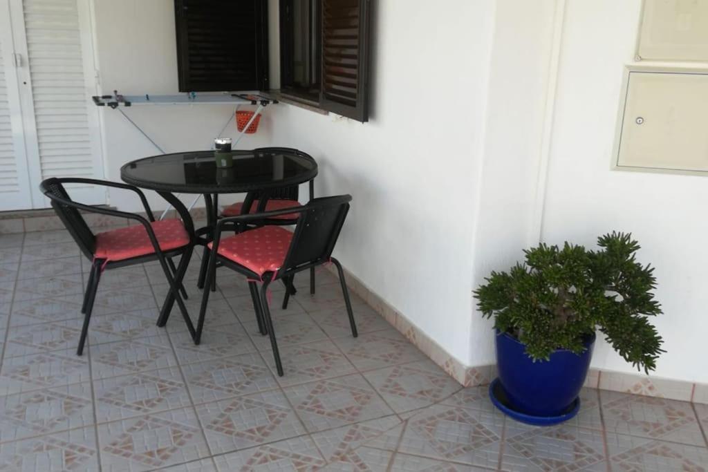 Studio, Large Terrace & Beautiful Pool Apartment